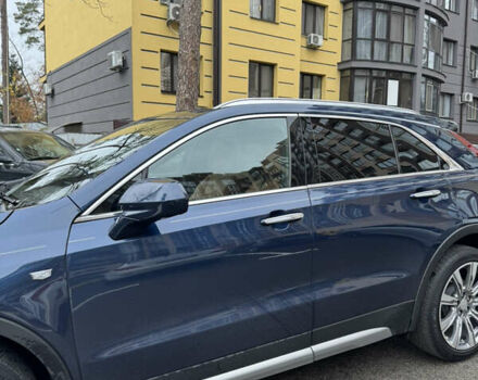 Синий Кадиллак XT4, объемом двигателя 2 л и пробегом 93 тыс. км за 20700 $, фото 2 на Automoto.ua