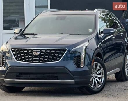 Синий Кадиллак XT4, объемом двигателя 2 л и пробегом 86 тыс. км за 23500 $, фото 1 на Automoto.ua