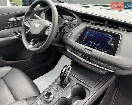Синий Кадиллак XT4, объемом двигателя 2 л и пробегом 47 тыс. км за 26999 $, фото 8 на Automoto.ua