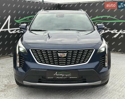 Синий Кадиллак XT4, объемом двигателя 2 л и пробегом 47 тыс. км за 26999 $, фото 2 на Automoto.ua