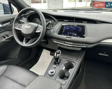 Синий Кадиллак XT4, объемом двигателя 2 л и пробегом 47 тыс. км за 26999 $, фото 33 на Automoto.ua