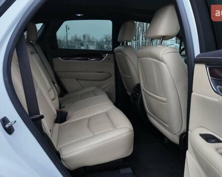 Белый Кадиллак XT5, объемом двигателя 3.65 л и пробегом 100 тыс. км за 20990 $, фото 10 на Automoto.ua