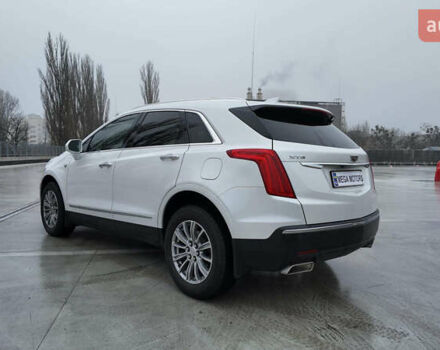 Белый Кадиллак XT5, объемом двигателя 3.65 л и пробегом 100 тыс. км за 20990 $, фото 3 на Automoto.ua