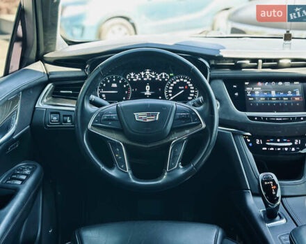 Білий Каділак XT5, об'ємом двигуна 3.64 л та пробігом 97 тис. км за 20600 $, фото 10 на Automoto.ua