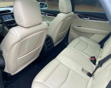 Білий Каділак XT5, об'ємом двигуна 3.6 л та пробігом 70 тис. км за 9800 $, фото 12 на Automoto.ua