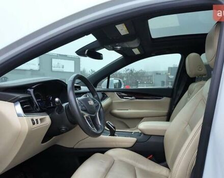 Белый Кадиллак XT5, объемом двигателя 3.65 л и пробегом 100 тыс. км за 20990 $, фото 15 на Automoto.ua