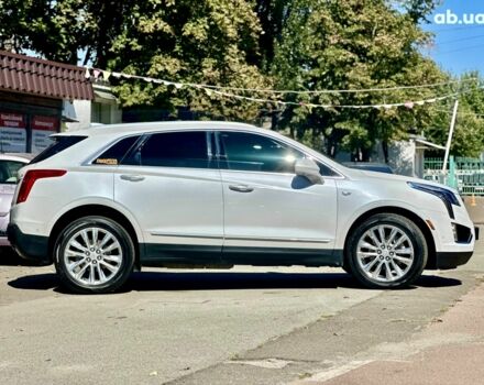 Белый Кадиллак XT5, объемом двигателя 3.6 л и пробегом 97 тыс. км за 20600 $, фото 3 на Automoto.ua