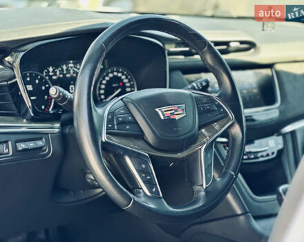 Білий Каділак XT5, об'ємом двигуна 3.64 л та пробігом 97 тис. км за 20600 $, фото 9 на Automoto.ua