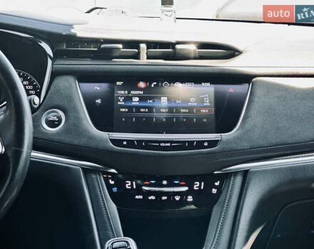 Білий Каділак XT5, об'ємом двигуна 3.64 л та пробігом 97 тис. км за 20600 $, фото 15 на Automoto.ua