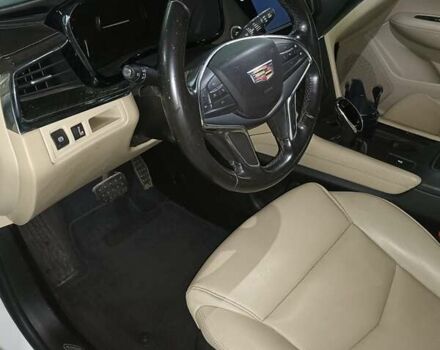 Білий Каділак XT5, об'ємом двигуна 3.64 л та пробігом 96 тис. км за 17800 $, фото 6 на Automoto.ua