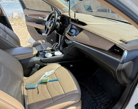 Білий Каділак XT5, об'ємом двигуна 3.64 л та пробігом 59 тис. км за 26500 $, фото 11 на Automoto.ua