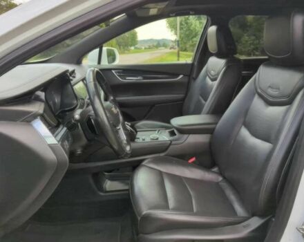 Білий Каділак XT5, об'ємом двигуна 2 л та пробігом 50 тис. км за 6200 $, фото 6 на Automoto.ua