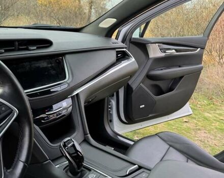 Белый Кадиллак XT5, объемом двигателя 3.56 л и пробегом 42 тыс. км за 29500 $, фото 6 на Automoto.ua