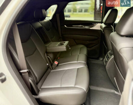 Белый Кадиллак XT5, объемом двигателя 3.6 л и пробегом 25 тыс. км за 23500 $, фото 15 на Automoto.ua