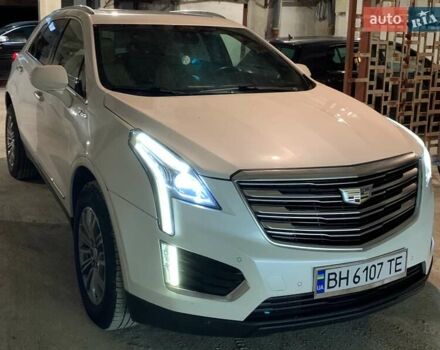 Белый Кадиллак XT5, объемом двигателя 3.65 л и пробегом 132 тыс. км за 19000 $, фото 1 на Automoto.ua