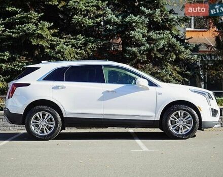 Белый Кадиллак XT5, объемом двигателя 3.6 л и пробегом 34 тыс. км за 45000 $, фото 1 на Automoto.ua
