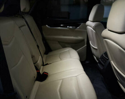 Чорний Каділак XT5, об'ємом двигуна 3.65 л та пробігом 175 тис. км за 21999 $, фото 8 на Automoto.ua