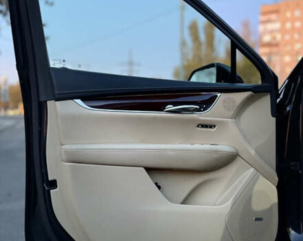 Чорний Каділак XT5, об'ємом двигуна 3.65 л та пробігом 175 тис. км за 21999 $, фото 10 на Automoto.ua