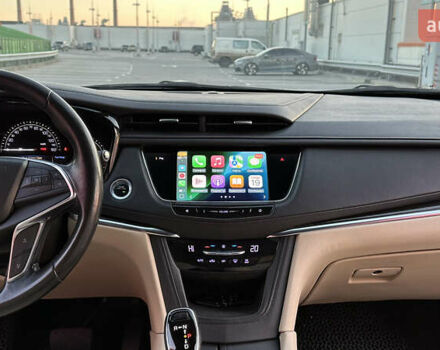 Чорний Каділак XT5, об'ємом двигуна 3.65 л та пробігом 69 тис. км за 20500 $, фото 17 на Automoto.ua