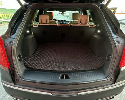 Чорний Каділак XT5, об'ємом двигуна 3.65 л та пробігом 69 тис. км за 20500 $, фото 15 на Automoto.ua