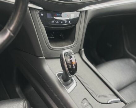 Чорний Каділак XT5, об'ємом двигуна 3.6 л та пробігом 120 тис. км за 18500 $, фото 9 на Automoto.ua