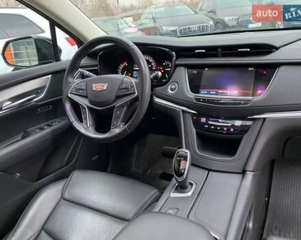 Чорний Каділак XT5, об'ємом двигуна 3.65 л та пробігом 33 тис. км за 29900 $, фото 9 на Automoto.ua