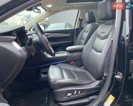 Чорний Каділак XT5, об'ємом двигуна 3.65 л та пробігом 33 тис. км за 29900 $, фото 18 на Automoto.ua