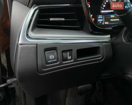 Чорний Каділак XT5, об'ємом двигуна 3.65 л та пробігом 33 тис. км за 29900 $, фото 13 на Automoto.ua