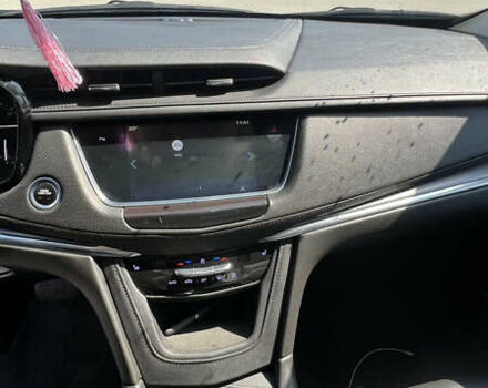 Чорний Каділак XT5, об'ємом двигуна 3.6 л та пробігом 55 тис. км за 25500 $, фото 2 на Automoto.ua