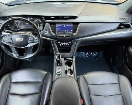 Чорний Каділак XT5, об'ємом двигуна 3.6 л та пробігом 27 тис. км за 7000 $, фото 7 на Automoto.ua