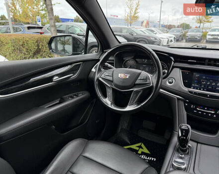 Черный Кадиллак XT5, объемом двигателя 2 л и пробегом 95 тыс. км за 22500 $, фото 52 на Automoto.ua