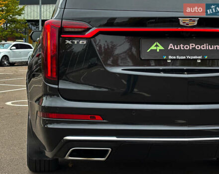 Чорний Каділак XT5, об'ємом двигуна 2 л та пробігом 82 тис. км за 38900 $, фото 8 на Automoto.ua