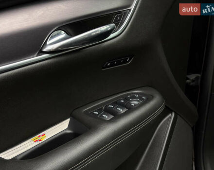 Чорний Каділак XT5, об'ємом двигуна 2 л та пробігом 82 тис. км за 38900 $, фото 17 на Automoto.ua