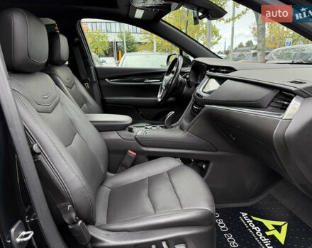 Черный Кадиллак XT5, объемом двигателя 2 л и пробегом 95 тыс. км за 22500 $, фото 46 на Automoto.ua