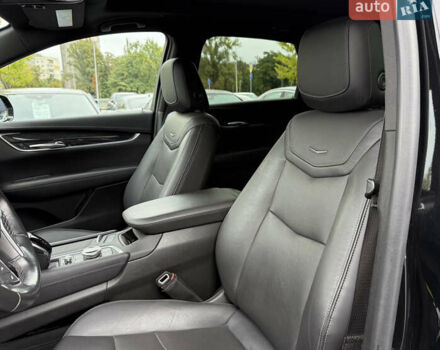 Черный Кадиллак XT5, объемом двигателя 2 л и пробегом 95 тыс. км за 22500 $, фото 24 на Automoto.ua