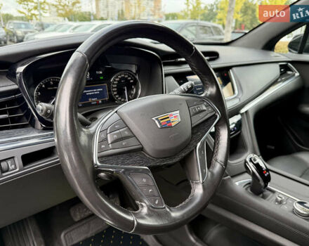 Черный Кадиллак XT5, объемом двигателя 2 л и пробегом 95 тыс. км за 22500 $, фото 28 на Automoto.ua