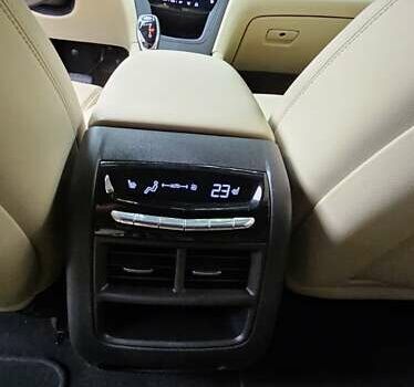 Коричневий Каділак XT5, об'ємом двигуна 3.65 л та пробігом 131 тис. км за 22500 $, фото 4 на Automoto.ua