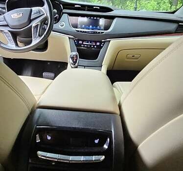 Коричневий Каділак XT5, об'ємом двигуна 3.65 л та пробігом 131 тис. км за 22500 $, фото 5 на Automoto.ua