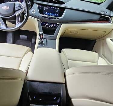 Коричневий Каділак XT5, об'ємом двигуна 3.65 л та пробігом 131 тис. км за 22500 $, фото 6 на Automoto.ua