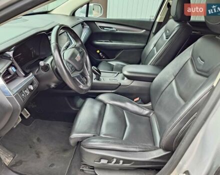 Сірий Каділак XT5, об'ємом двигуна 3.6 л та пробігом 155 тис. км за 19450 $, фото 16 на Automoto.ua