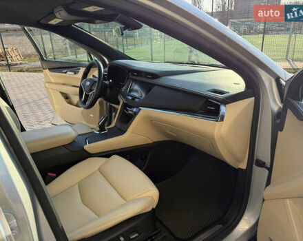 Сірий Каділак XT5, об'ємом двигуна 3.65 л та пробігом 50 тис. км за 18500 $, фото 14 на Automoto.ua
