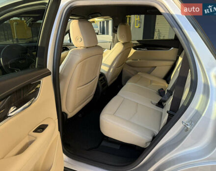 Сірий Каділак XT5, об'ємом двигуна 3.65 л та пробігом 50 тис. км за 18500 $, фото 22 на Automoto.ua