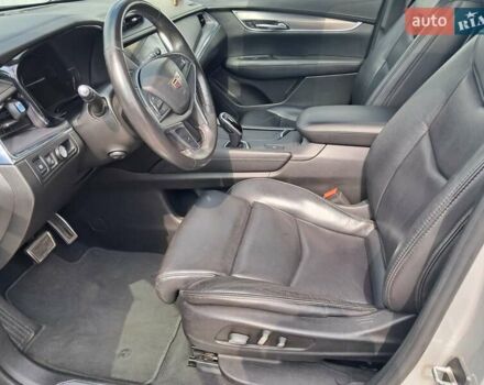 Сірий Каділак XT5, об'ємом двигуна 3.65 л та пробігом 151 тис. км за 20550 $, фото 11 на Automoto.ua