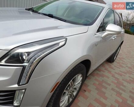 Сірий Каділак XT5, об'ємом двигуна 3.6 л та пробігом 155 тис. км за 19450 $, фото 2 на Automoto.ua