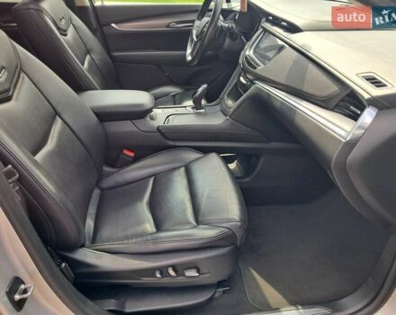 Сірий Каділак XT5, об'ємом двигуна 3.65 л та пробігом 151 тис. км за 20550 $, фото 16 на Automoto.ua