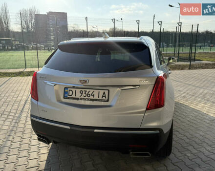 Сірий Каділак XT5, об'ємом двигуна 3.65 л та пробігом 50 тис. км за 18500 $, фото 1 на Automoto.ua