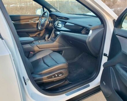 Белый Кадиллак XT6, объемом двигателя 3.6 л и пробегом 33 тыс. км за 32000 $, фото 10 на Automoto.ua