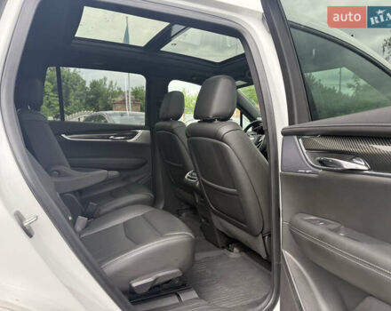 Белый Кадиллак XT6, объемом двигателя 3.64 л и пробегом 33 тыс. км за 32500 $, фото 5 на Automoto.ua