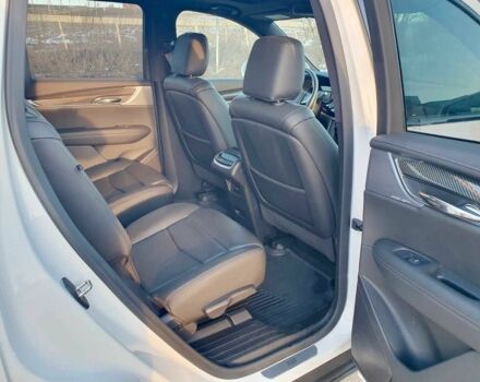 Белый Кадиллак XT6, объемом двигателя 3.6 л и пробегом 33 тыс. км за 32000 $, фото 9 на Automoto.ua