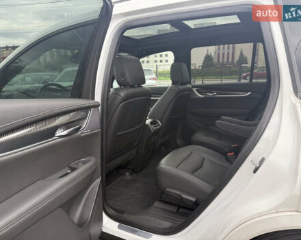Белый Кадиллак XT6, объемом двигателя 3.64 л и пробегом 33 тыс. км за 32500 $, фото 6 на Automoto.ua